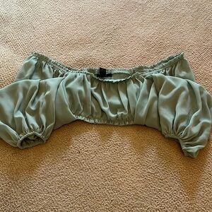 Green flowy long sleeve crop top